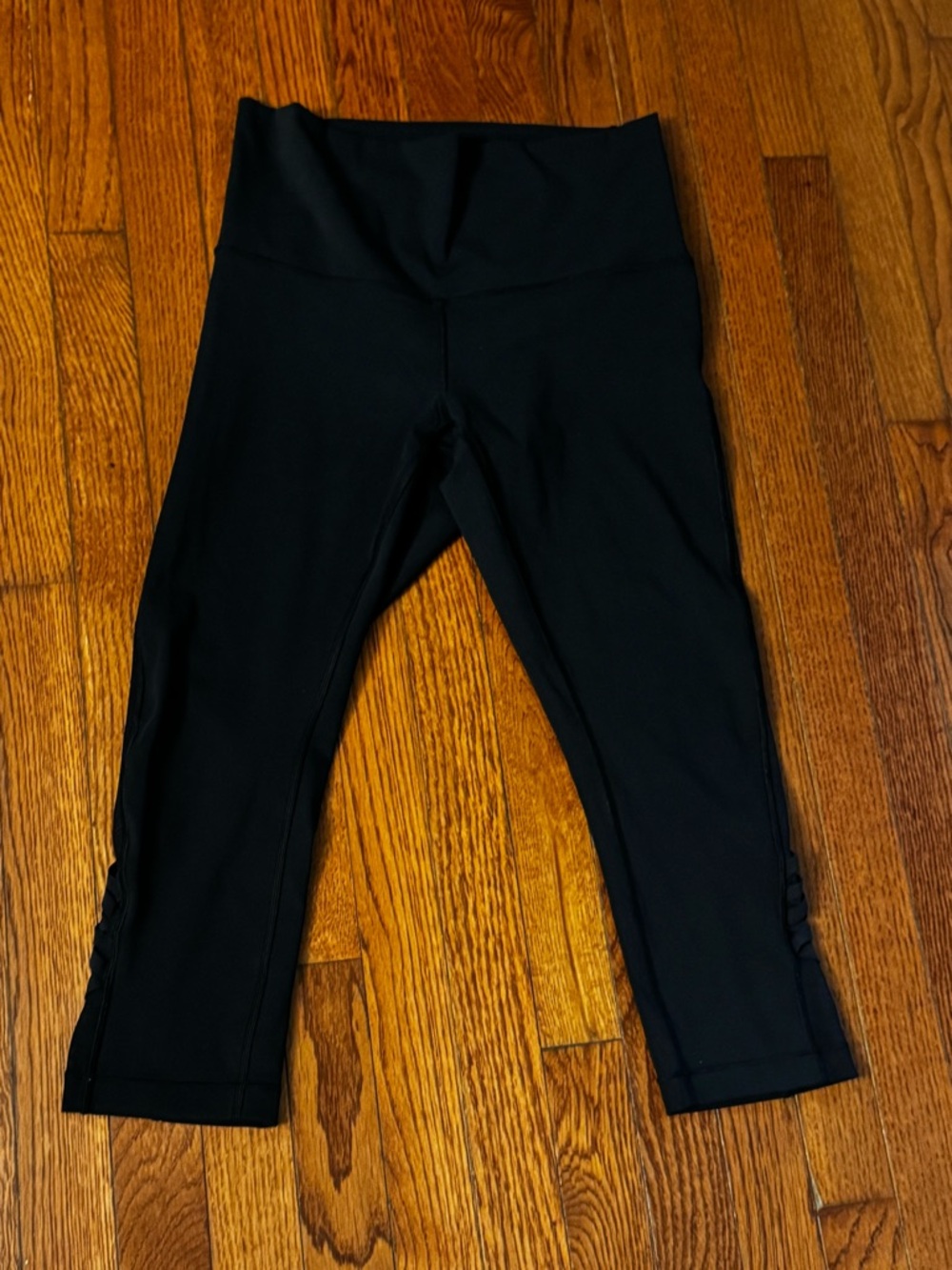Lululemon size 10 capris